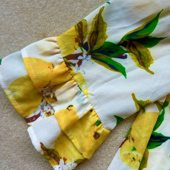Off shoulder flowy short lemon print dress size Large - Picture 6 of 6